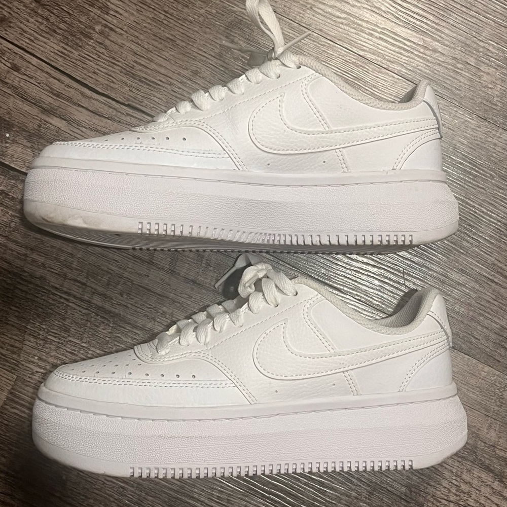 WOMENS NIKE COURT VISION ALTA PLATFORM SNEAKERS size 8